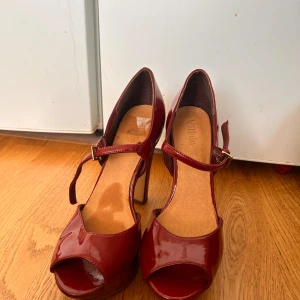 Fin klack  - Bra skick använt ett par gånger.