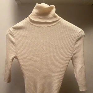 FILIPPA K topp - använt två gånger