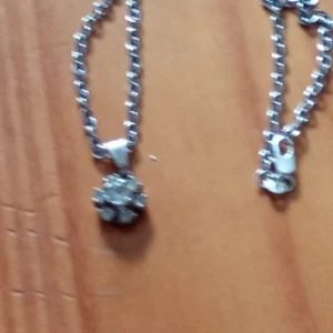Halsband silver 925 med hänge. - Fint halsband med hänge Silver 925 samt kedja. Stämpel på hänget samt kedjan låset bricka.