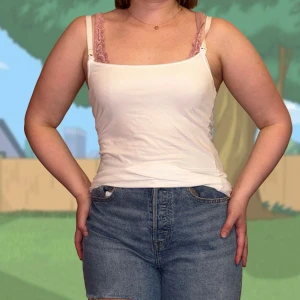 Söt vitt linne - Från HM i storlek S. Jag diggar den. Passar allt. Det är ju ett vitt linne trots allt. Bra skick.