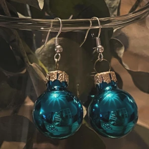 Örhängen  - Örhängen. Nickelfria  Helt nya  