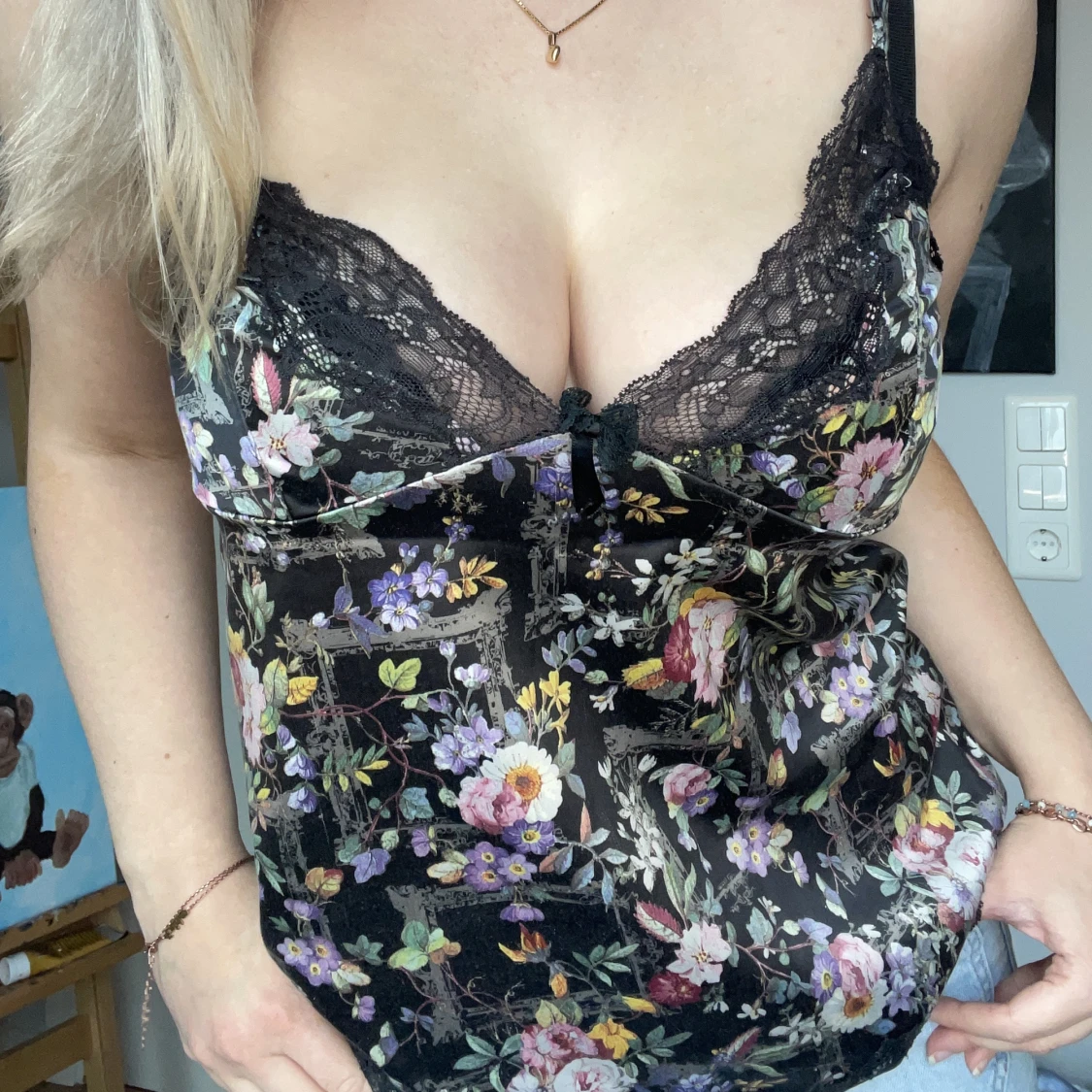 Spetslinne med blommorđ