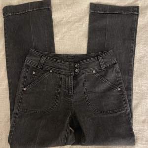 Bootcut jeans ifrån Kappahl i storlek 36💕går ner till skorna på mig som är 165