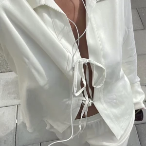 Djerf Avenue  - Occasion top cloud, så fin men har inte användning för den så säljer vidare 💛