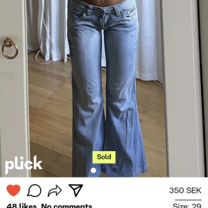 låg midjade jeans  - köpte dem här på plick från Julia men dem va tyvärr för korta på mig så jag säljer om dem. Säg till om du vill ha mer bilder!💕💕