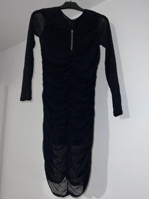 Klänning  - Klänning från Ellos. Aldrig använd. 