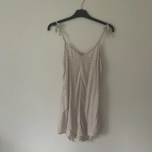 Klänning - Super gullig byxdress men ser ut som en klänning på❤️50kr+ frakt