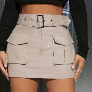 Kjol - säljer denna kjol då den inte passade mig alls.