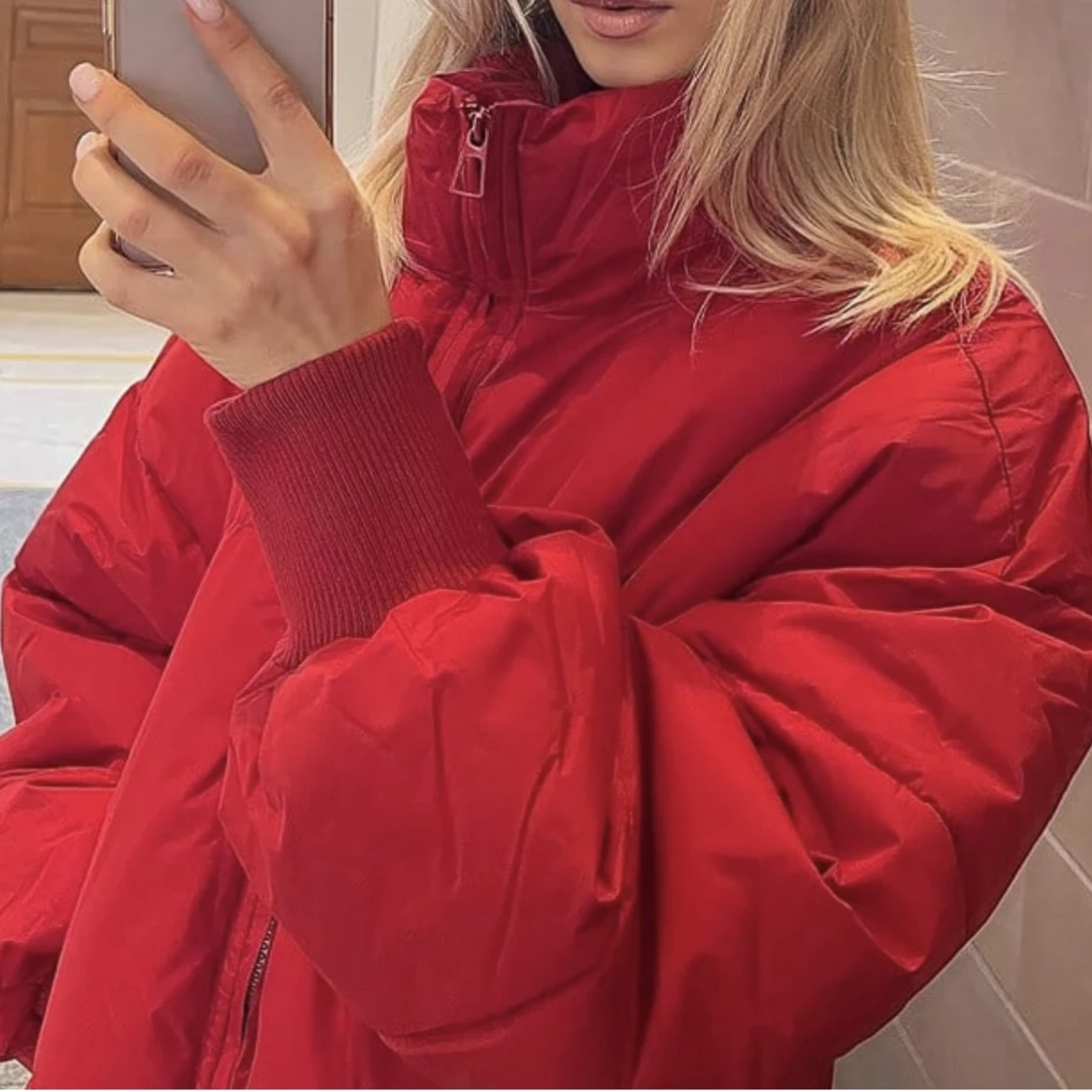 Röd vinterjacka