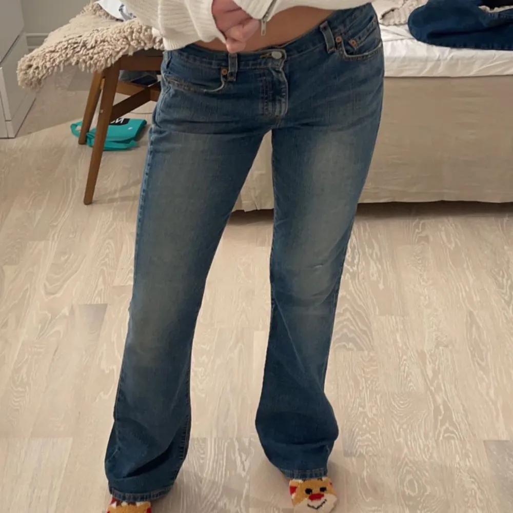 Ett par skit coola vintage jeans från Levis i modell 515. Skriv till mig för mått💗. Jeans & Byxor.