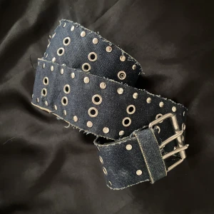 Y2k jeans bälte  - Y2k jeans bälte i perfekt skicka använder den tyvärr aldrig✨ 