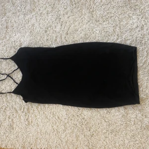 klänning - formar sig fint efter en❤️