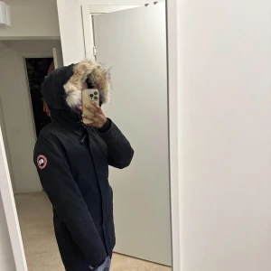 Canada goose - Super fin vinter jacka som håller en varm och skön hela vintern. Pris kan diskuteras 