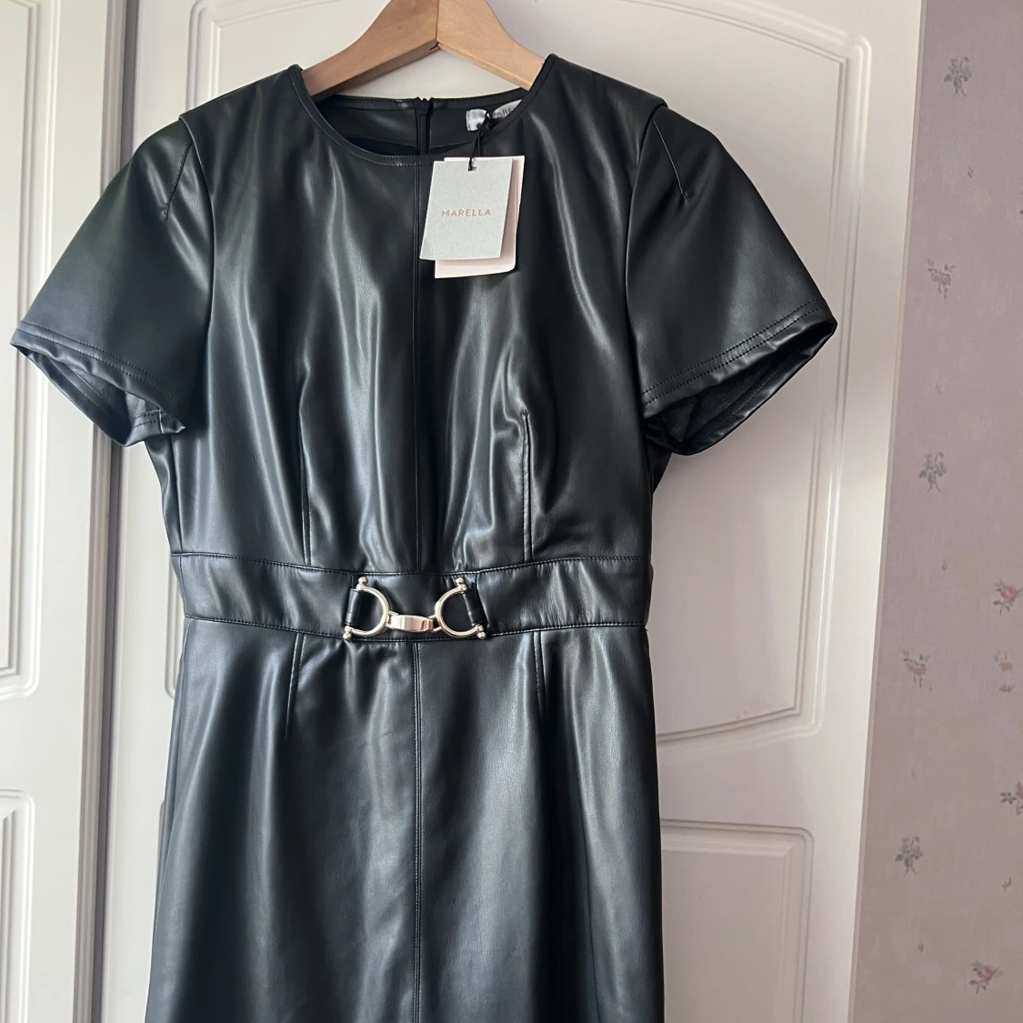 Helt ny klänning  - 90