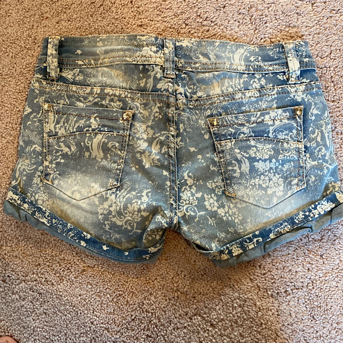 Snygga jeans shorts😻🫶🏻💕 - 90