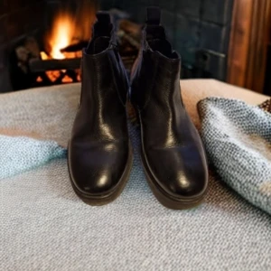 Vintage Chelsea Damstövlar strl 40 - Ett par eleganta finskor i svart läder