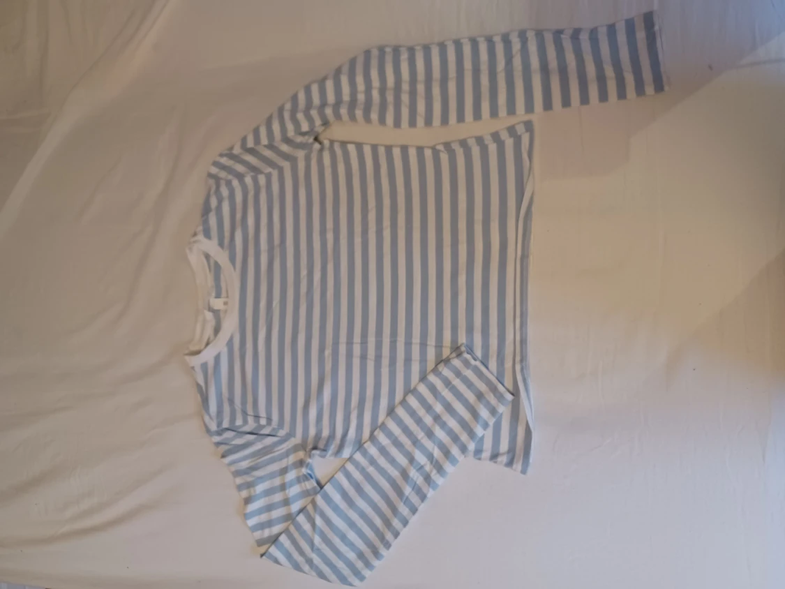 Vitblå randig tröja från hm