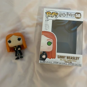 Harry Potter Funko pop - Harry Potter Funko pop, ginny weasley nummer 58. Plasten inuti saknas tyvärr. Nypris: 149kr