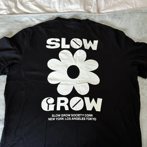 oversized t-shirt - köpt på hm! så så skön🖤stl xl