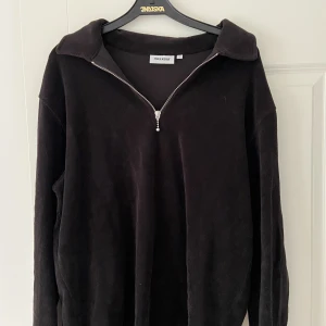 Weekday tröja  - Snygg tröja från weekday 