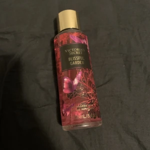 Victoria secret parfym ”blissful garden” - Aldrig använd, 100% av innehållet är kvar (bild 2)