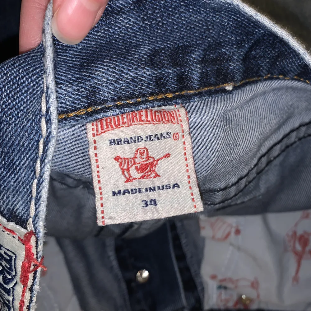 True religion jeans storlek 34, köpta på Stöld i Stockholm för ett år sedan. . Jeans & Byxor.