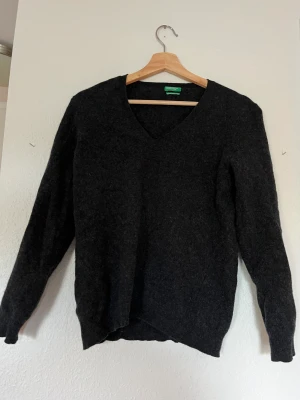 Stickad kofta - Stickad kofta, sitter som en S