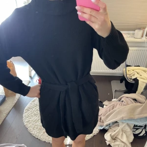 Stickad klänning - Använd en gång!