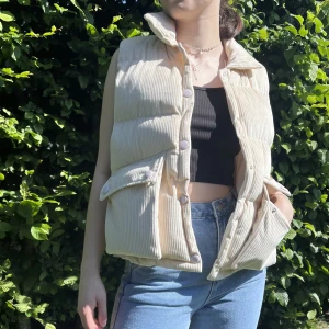 Puffer väst - Puffer väst perfekt för hösten och vintern! Nyskick!