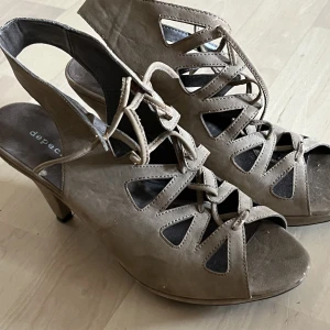 Klackskor - Bruna klackskor från märket depeche. Storlek 37 