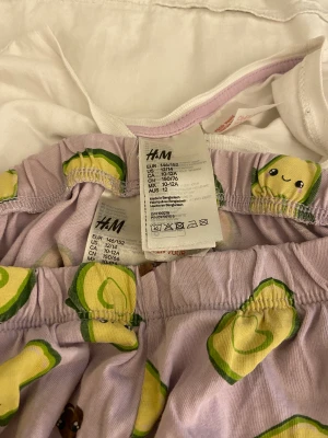Avokado pjamas  - En mysig och lågmidjad avokado pjamas från H&M 