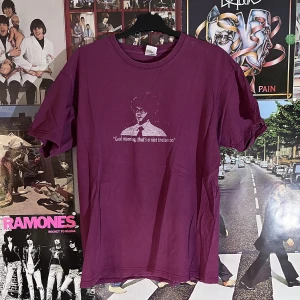 Vintage tröja - Perfekt för dig som älskar vintage! Inga defekter, perfekt Cond! Dm vid frågor:)