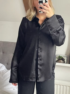 Zara skjorta - Fint skick! Som ny.