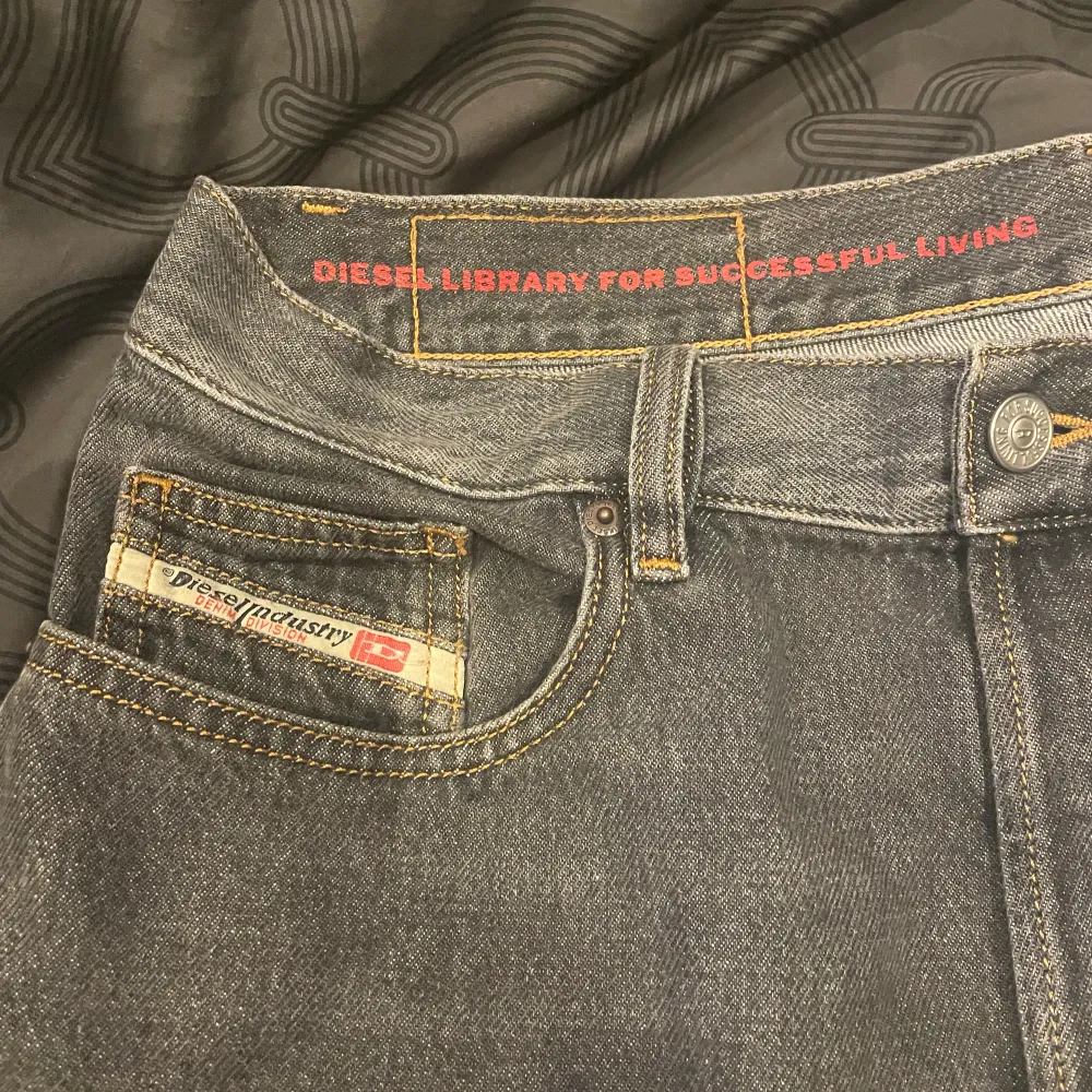 Diesel jeans. Nypris 2200 säljs för 800. Pris kan disskuteras. Jeans & Byxor.