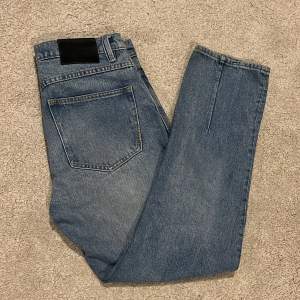 Ett par neuw jeans studio relexed, väldigt bra skick, knappt använda 