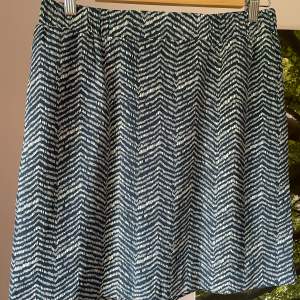 Fin kjol med fickor från Åhléns 