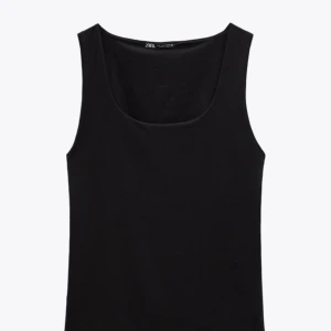 Zara linne  - Säljer detta populära linnet från zara. Kunde inte ta några bra bilder på linnet så fråga gärna så kan jag skicka ber bilder. Köpt för 130 kr men det är aldrig använt, endast provat💗Pris kan diskuteras