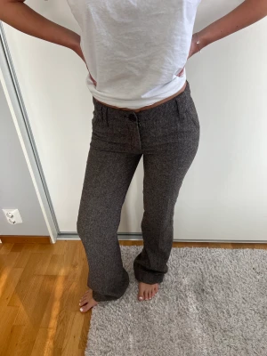 Kostymbyxor - Skitsnygga lågmidjade kostymbyxor 😍 aldrig använda