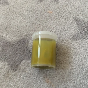 Slime! 🤩 - Vad jag tycker är att den är äcklig och klibig men ni som gillar slime tror jag att kommer gilla den här!! ❤️