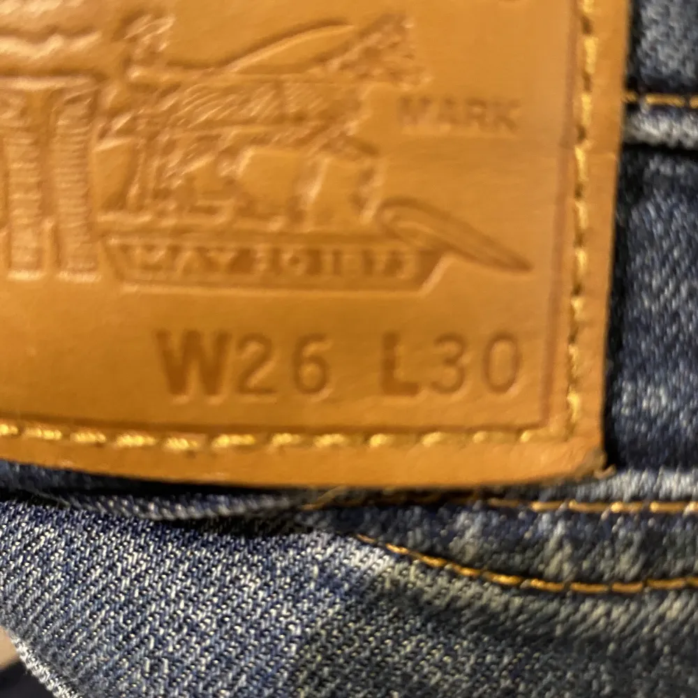 Levis jeans| skick 8/10 använda några gånger inga defekter| strl 26/30| nypris: 800 vårt pris: 400| . Jeans & Byxor.