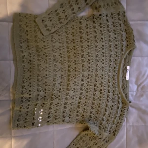 Virkad tröja - Virkad tröja från Gina tricot