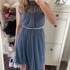 Klänning  - Superfin klänning från Esprit, använd 1 gång men kommer inte till användning längre💕