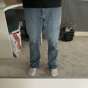 Vintage Levis 501 - Ett par vintage Levis i modellen 501.  Storlek 36/32 (passar som 34/32) Hör av er vid frågor/fler bilder