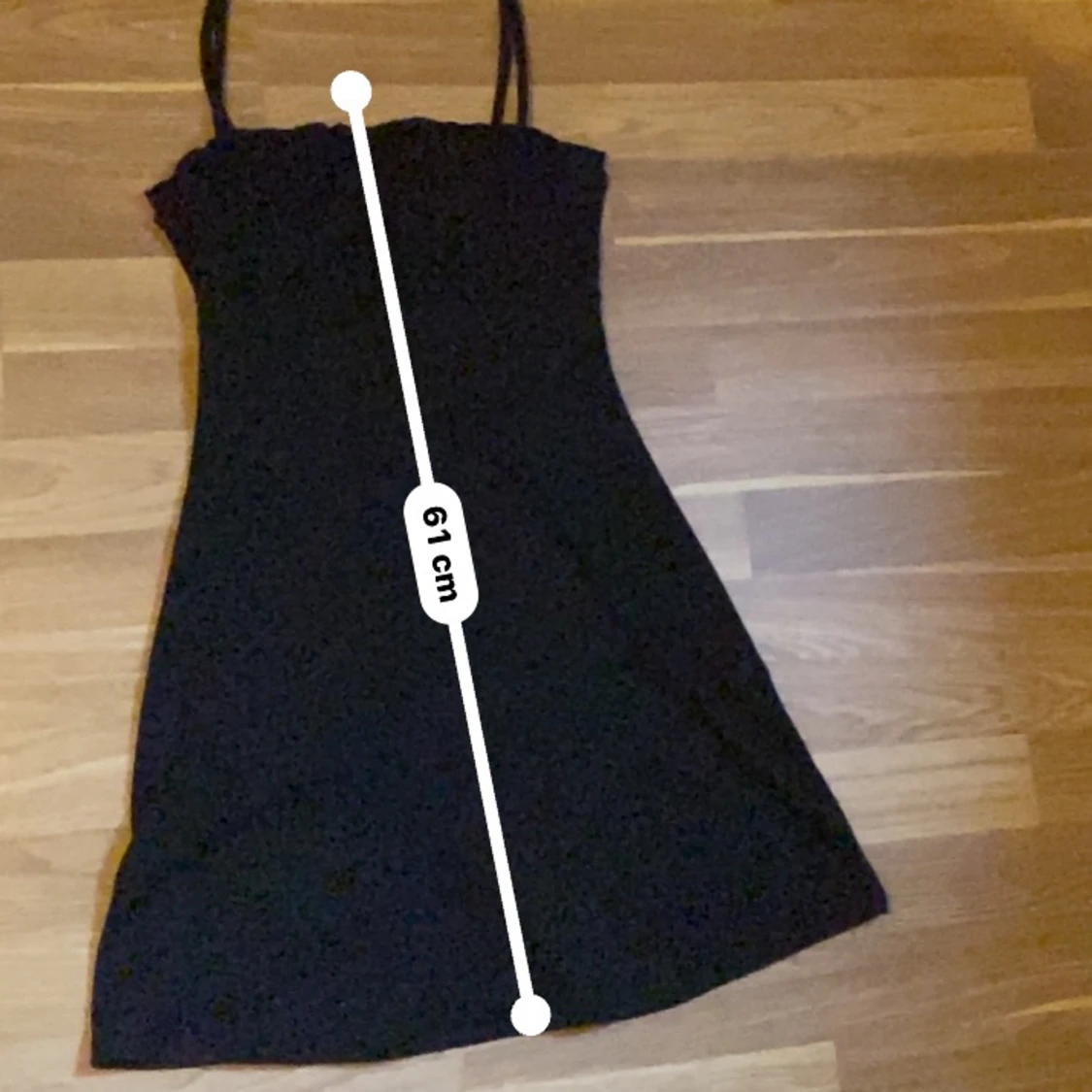 Mini svart klänning  - 90