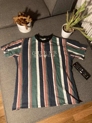 Guess Tee - Vintage Guess Tee 