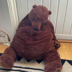 Djungelskog, IKEA - Djungelskog från Ikea, har bara legat orörd sen den köptes  Finns inte längre på Ikea. Pris går att diskutera!