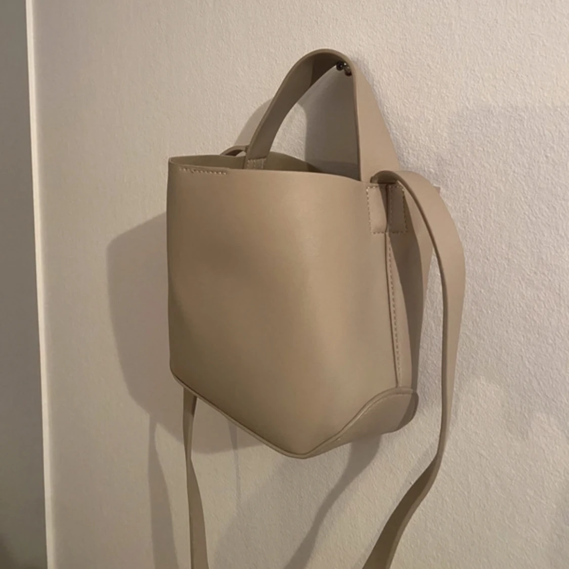 Handväska/axelremsväska från GinaTricot 