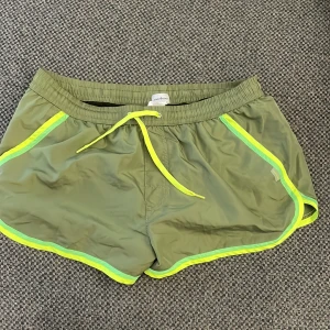 Badshorts  - Storlek M ,