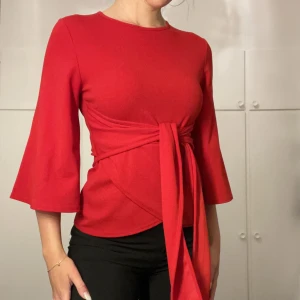 Blus  - Blus från Boohoo i storlek 36. I bra skick.