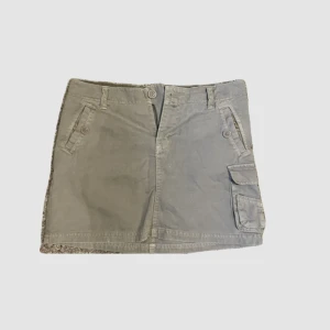 Beige grunge kjol - En kjol beige från 2000 talet 💋 väldigt lätt att styla 🫶